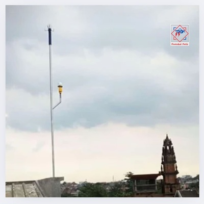 Proteksi Petir Radius dengan lampu
